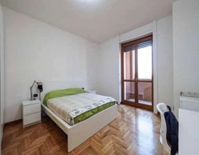 Kawalerka do wynajęcia, Włochy Milan Via Giuseppe Frua, 941 dolar (3783 zł), 100 m2, 101381398