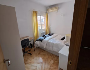 Kawalerka do wynajęcia, Hiszpania Madrid Calle de San Bernabé, 938 dolar (3835 zł), 135 m2, 101470353