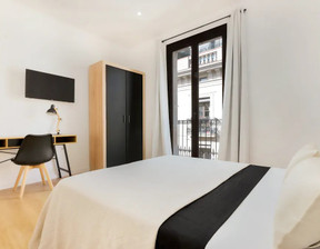 Kawalerka do wynajęcia, Hiszpania Barcelona Carrer de la Reina Cristina, 919 dolar (3806 zł), 190 m2, 102461531