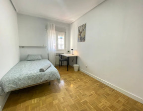 Kawalerka do wynajęcia, Hiszpania Madrid Calle de Cardeñosa, 375 dolar (1568 zł), 80 m2, 94974662