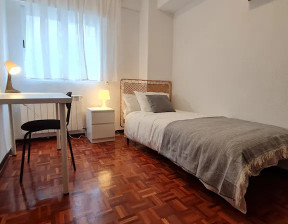 Kawalerka do wynajęcia, Hiszpania Madrid Calle de Somontín, 519 dolar (2009 zł), 114 m2, 99902998