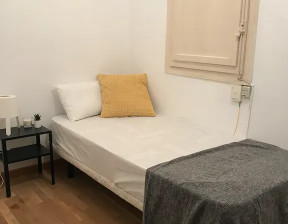 Kawalerka do wynajęcia, Hiszpania Barcelona Carrer de Viladomat, 612 dolar (2368 zł), 100 m2, 90203193