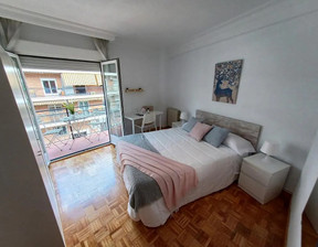 Kawalerka do wynajęcia, Hiszpania Madrid Calle de Maseda, 621 dolar (2389 zł), 140 m2, 93899317