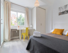 Kawalerka do wynajęcia, Hiszpania Madrid Calle de Agustín de Foxá, 748 dolar (3126 zł), 120 m2, 90207462