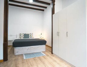 Kawalerka do wynajęcia, Hiszpania Barcelona Carrer Nou de la Rambla, 744 dolar (2863 zł), 100 m2, 90230745