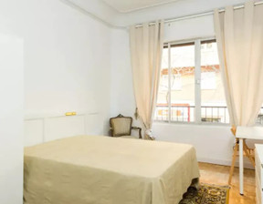 Kawalerka do wynajęcia, Hiszpania Madrid Calle de Santa Cruz de Marcenado, 753 dolar (2916 zł), 150 m2, 90241346