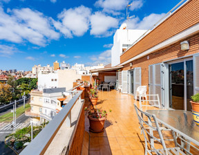 Mieszkanie na sprzedaż, Hiszpania Santa Cruz De Tenerife, 530 953 dolar (2 150 358 zł), 194 m2, 97125616