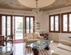 Mieszkanie na sprzedaż, Włochy Venezia Via Verdi,, 386 332 dolar (1 541 463 zł), 150 m2, 96383469