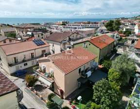 Mieszkanie na sprzedaż, Włochy Agropoli Via Cincinnato,, 253 910 dolar (1 018 179 zł), 137 m2, 97964130