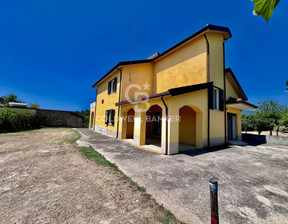 Dom na sprzedaż, Włochy Casal Velino Via Ardisani,, 438 768 dolar (1 763 847 zł), 258 m2, 99170699