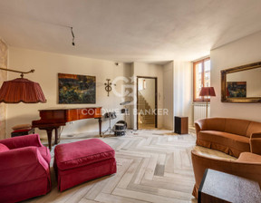 Mieszkanie na sprzedaż, Włochy Gubbio via di Porta Romana,, 170 037 dolar (678 450 zł), 83 m2, 94884036