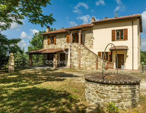 Dom na sprzedaż, Włochy Gubbio Loc. Pisciano,snc, 354 393 dolar (1 424 662 zł), 300 m2, 94884043