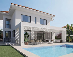 Dom na sprzedaż, Hiszpania Málaga Mijas, Calahonda, 1 224 180 dolar (4 823 269 zł), 194 m2, 94743490