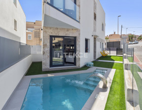 Dom na sprzedaż, Hiszpania Alicante Torrevieja, Torrevieja Centro, 718 055 dolar (2 893 761 zł), 230 m2, 97636563