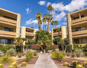 Mieszkanie na sprzedaż, Usa Palm Springs 2424 E Palm Canyon Drive, 585 000 dolar (2 445 300 zł), 171,87 m2, 101173730