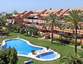 Mieszkanie na sprzedaż, Hiszpania Málaga, Marbella, 998 614 dolar (3 834 677 zł), 250 m2, 100812872