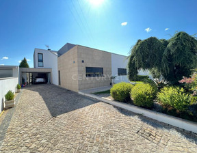 Dom na sprzedaż, Portugalia Viana Do Castelo, 411 853 dolar (1 659 768 zł), 186 m2, 96123732