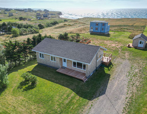 Dom na sprzedaż, Kanada Les Îles-De-La-Madeleine 681 Ch. du Bassin, Les Îles-de-la-Madeleine, QC G4T0C7, CA, 368 185 dolar (1 476 423 zł), 95 m2, 100983108